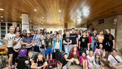Mai mulţi copii din Ucraina îşi petrec câteva zile de vacanţă pe litoralul românesc