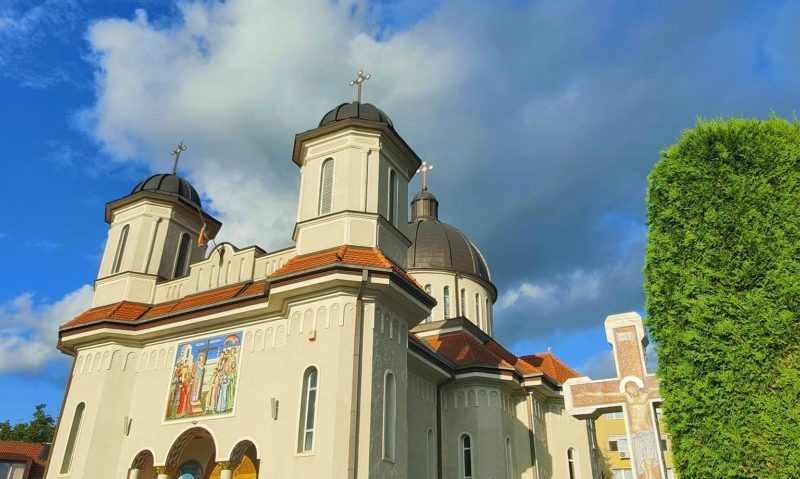 ”Tabăra din curtea Bisericii”, la Târgu Mureș