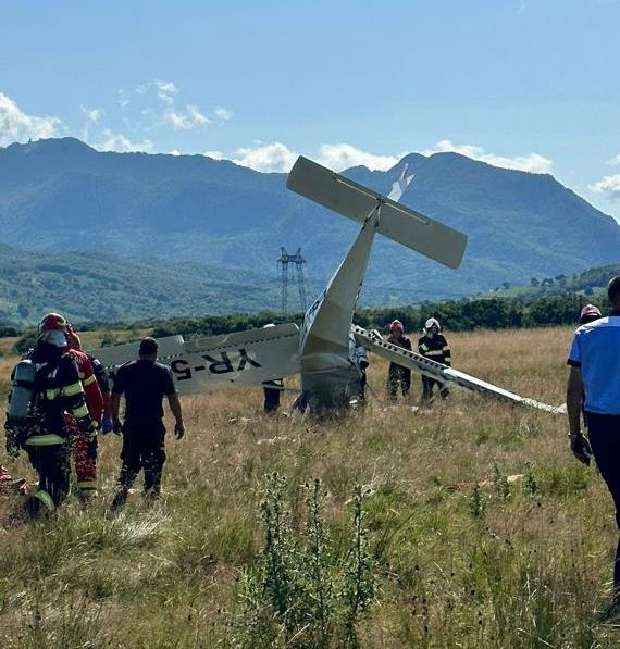 Avion de mici dimensiuni prăbușit în județul Brașov