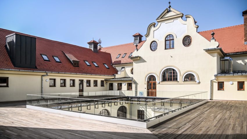 Clădirea Băii Populare din Sibiu devine monument istoric | GALERIE FOTO