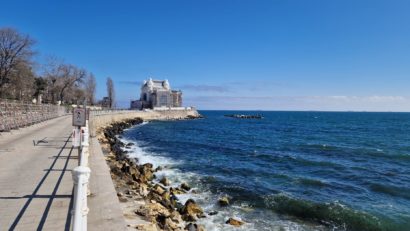 Vreme deosebit de caldă în Dobrogea şi pe malul mării