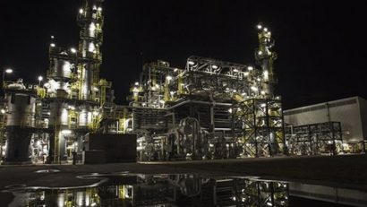 PRAHOVA: Rafinăria Petrobrazi, amendată pentru poluare atmosferică