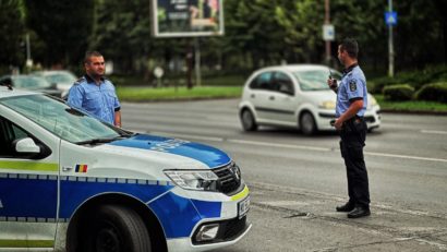 Polițiștii au reținut, sâmbătă, aproape 800 de permise auto