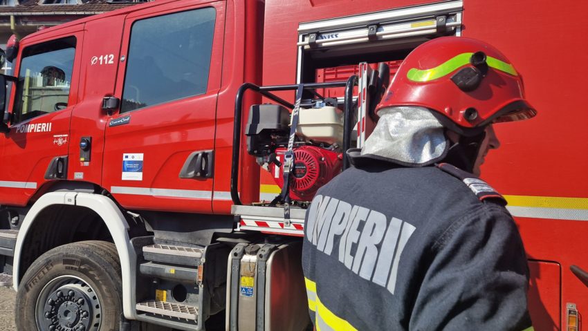 GIURGIU: Incendiu izbucnit în Delta Neajlovului, stins de pompieri
