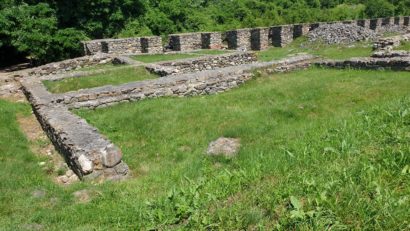 Restaurarea amfiteatrului roman de la Ulpia Traiana Sarmizegetusa, aproape de final