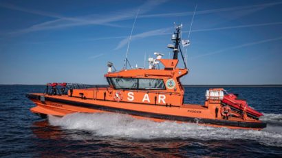CORBU: Nava Phoenix a ARSVOM, chemată în ajutorul unei persoane care dispăruse în mare