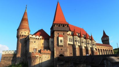 HUNEDOARA: Surprize scoase la iveală de lucrările de restaurare de la Castelul Corvinilor