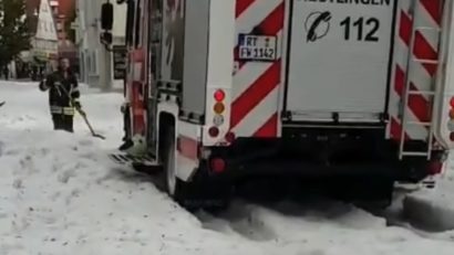 GERMANIA: Utilaje de deszăpezire, pe străzile din Reutlingen după o furtună cu grindină | VIDEO