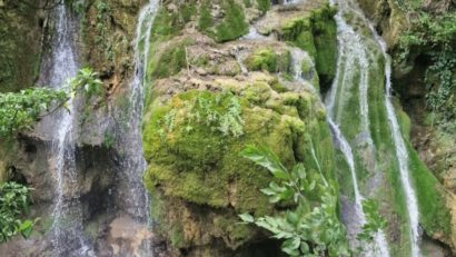Turiştii vor avea acces mai uşor la Cascada Bigăr. Încep lucrările la pasarela suspendată