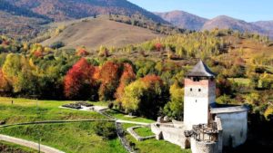Cetatea medievală Mălăiești, magnet pentru turiștii care ajung în Hunedoara