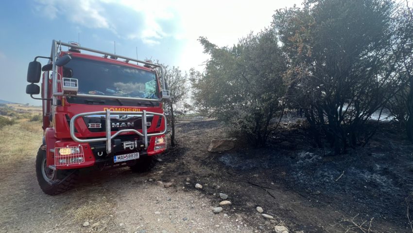 Misiuni „la foc continuu” pentru pompierii români trimiși în Franţa şi Grecia