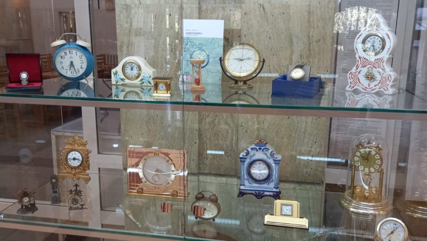 Expoziţie de ceasuri, la Biblioteca Județeană din Constanța. Fiecare obiect are o poveste aparte