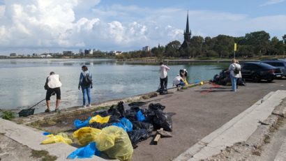 CONSTANȚA: Număr foarte redus al voluntarilor, la acțiunea de curățare a Lacului Tăbăcărie