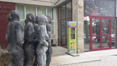 Muzeul de Artă Constanța găzduiește trei mari expoziții. Una dintre ele este “TU”, a sculptorului Aurel Vlad