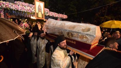IAȘI: Racla cu moaștele Sfintei Parascheva, scoasă spre închinarea pelerinilor pe 7 octombrie