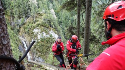 Intervenție dificilă pentru salvarea unui grup de turiști în Bucegi