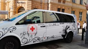 Crucea Roșie Sibiu a primit ”Microbuzul faptelor bune” | AUDIO