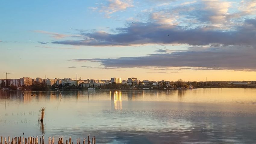 Ultima zi din săptămână vine cu vreme însorită și caldă în Dobrogea