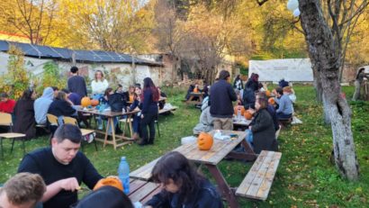 Sute de studenți din Europa, la „Halloween în Transylvania”