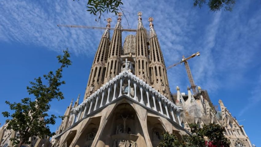 BARCELONA: Cele 4 turnuri ale Sagrada Familia, finalizate