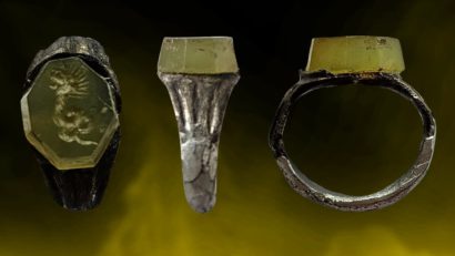 Inel de argint cu piatră gravată, expus la Muzeul de Istorie Națională și Arheologie Constanța
