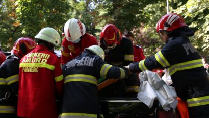Autoturism căzut într-o râpă de 5 metri, la Raliul Clujului