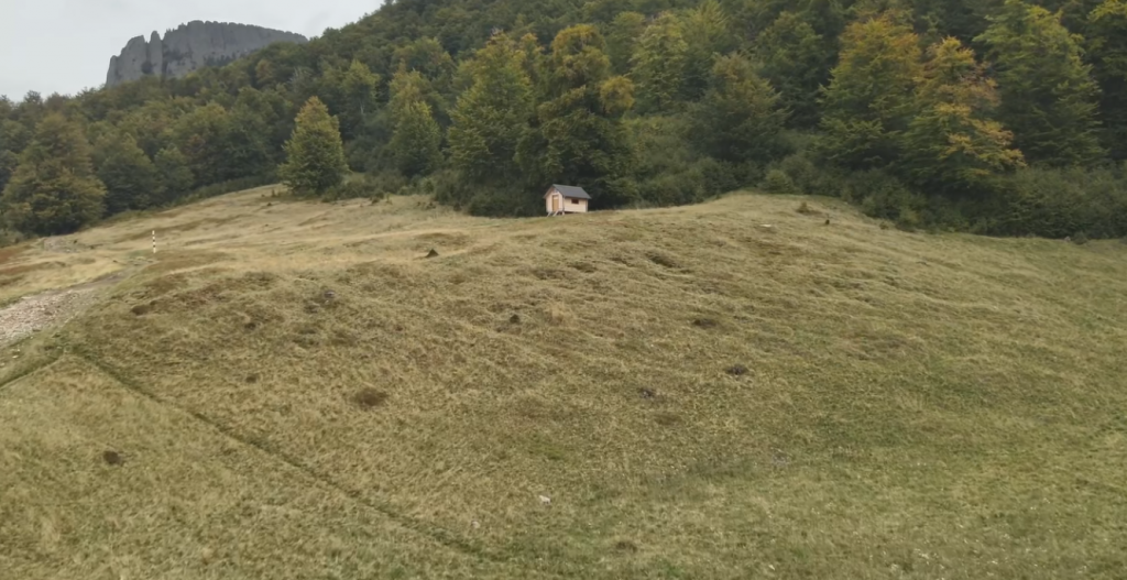 Mai multe refugii montane, instalate în diferite zone al județului Maramureș