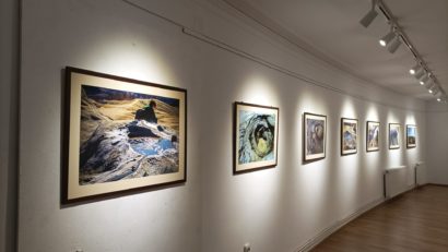 „Cum respiră pământul”, cea mai nouă expoziție de la Galeria9