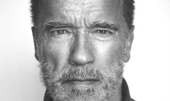 Cel mai recent volum semnat de actorul Arnold Schwarzenegger, tradus în limba română