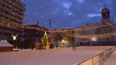 BRAȘOV: Se deschide patinoarul din Piața Sf. Ioan