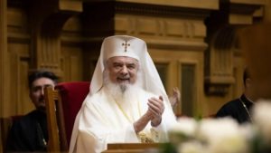 Patriarhul Daniel: Viaţa Sfântului Nicolae invită la frumos, generozitate şi cumpătare
