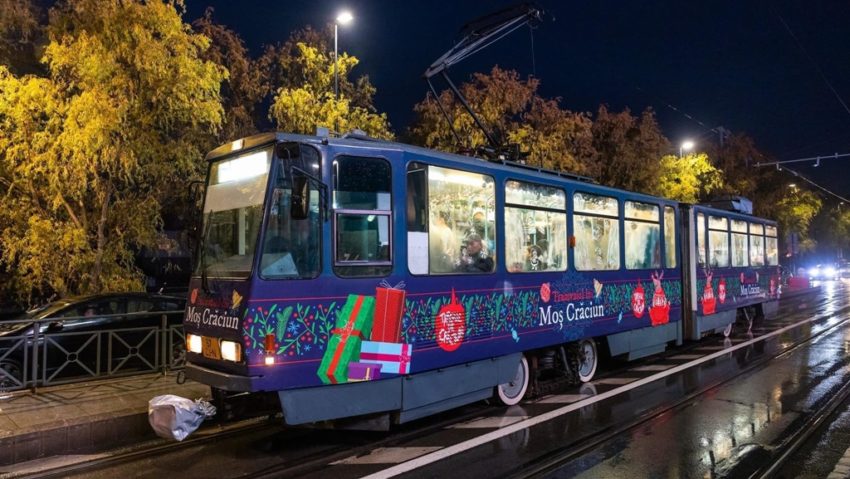 Tramvaiul lui Moș Crăciun circulă prin Cluj-Napoca