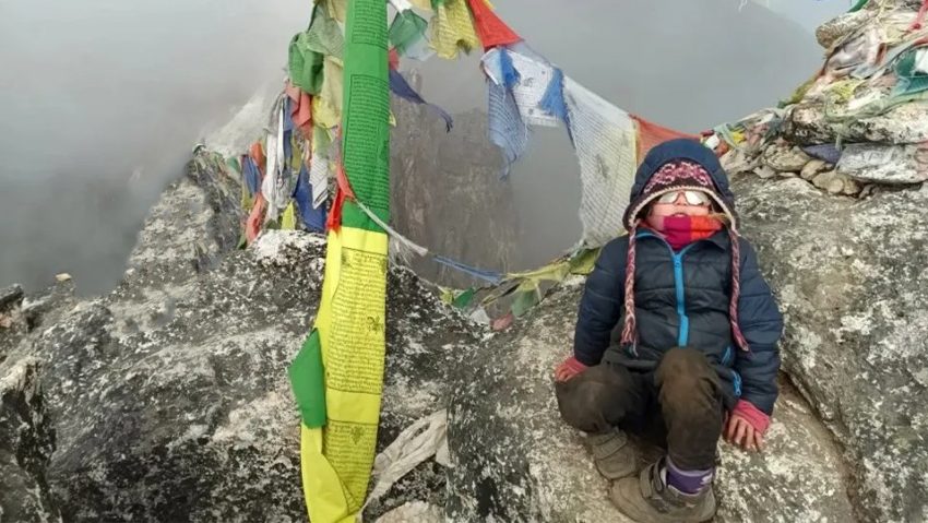 La doar 4 ani, o fetiță din Cehia a ajuns în tabăra de la baza Everestului