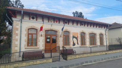 Tablouri ale Muzeului „Dinu și Sevasta Vintilă” din Topalu, în expoziții la București