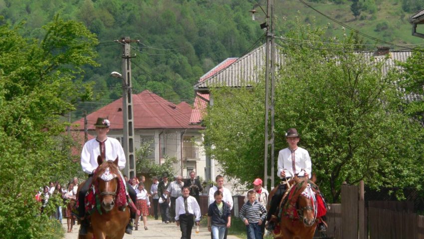 A ieșit de sub tipar ghidul Turistic al comunei Bistra | AUDIO