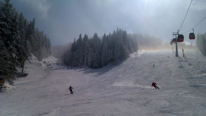 Starea pârtiilor din Poiana Brașov. Vreme superbă și condiții ideale pentru schi