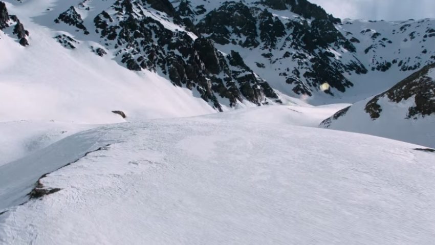 Pericol de avalanșe pe crestele montane