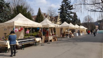 S-a deschis „Târgul de flori” de la Brașov