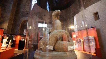Şarpele Glykon, printre cele mai admirate piese în cadrul unei expoziţii de la Roma