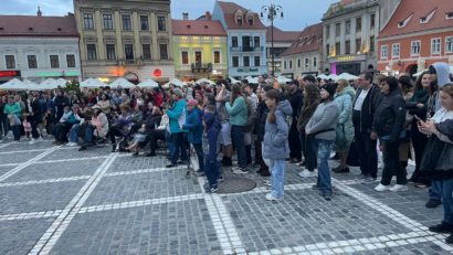 „Caravana Shakespeare” a ajuns duminică și la Brașov