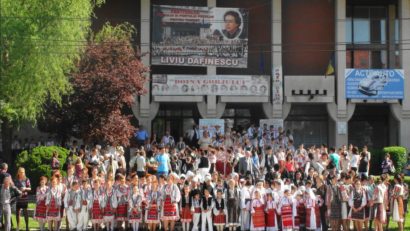 Târgu Jiu: Festivalul Jocului și Portului Gorjenesc pentru Tineret „Liviu Dafinescu”