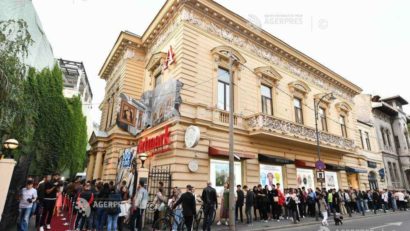 Public tânăr din Bucureşti şi din ţară, dar şi turişti străini, la Noaptea Muzeelor