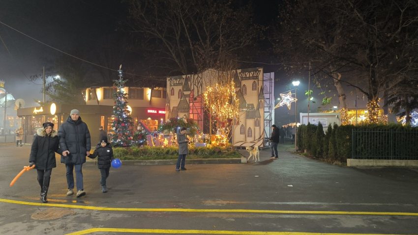 BUCUREȘTI: Atracții și prețuri la Târgul de Crăciun din Parcul Drumul Taberei BUCUREȘTI: Atracții și prețuri la Târgul de Crăciun din Parcul Drumul Taberei