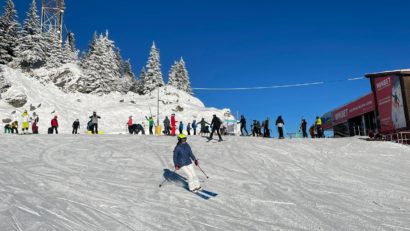 Se schiază în condiții de primăvară în Poiana Brașov