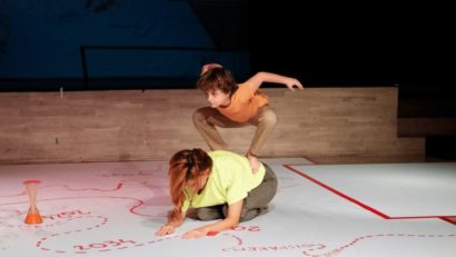 BUCUREȘTI: ”de/Loc de joacă” – premieră la Teatrelli