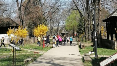 Muzeul Satului trece la programul de vară