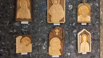 BRAȘOV: Expoziția pascală „Lemn spre Lumină”, la Centrul Cultural Reduta