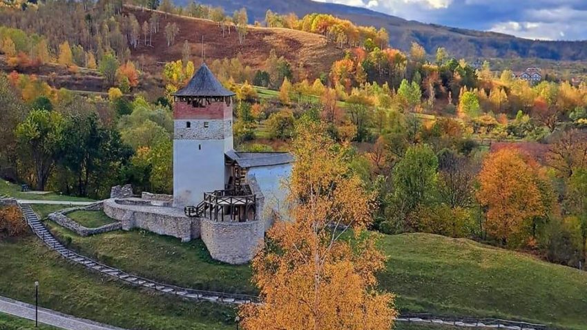 Cetatea Mălăiești, un colț de liniște și tradiție Cetatea Mălăiești, un colț de liniște și tradiție