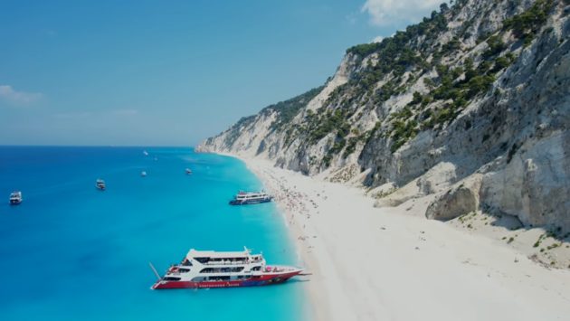 Românii își rezervă vacanțele de vară
