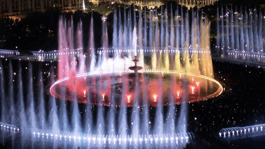 BUCUREȘTI: Spectacole de apă, muzică și lumini, la Fântânile Urbane din Piața Unirii BUCUREȘTI: Spectacole de apă, muzică și lumini, la Fântânile Urbane din Piața Unirii